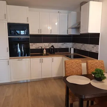 Napsugar Ezuestpart Apartmán